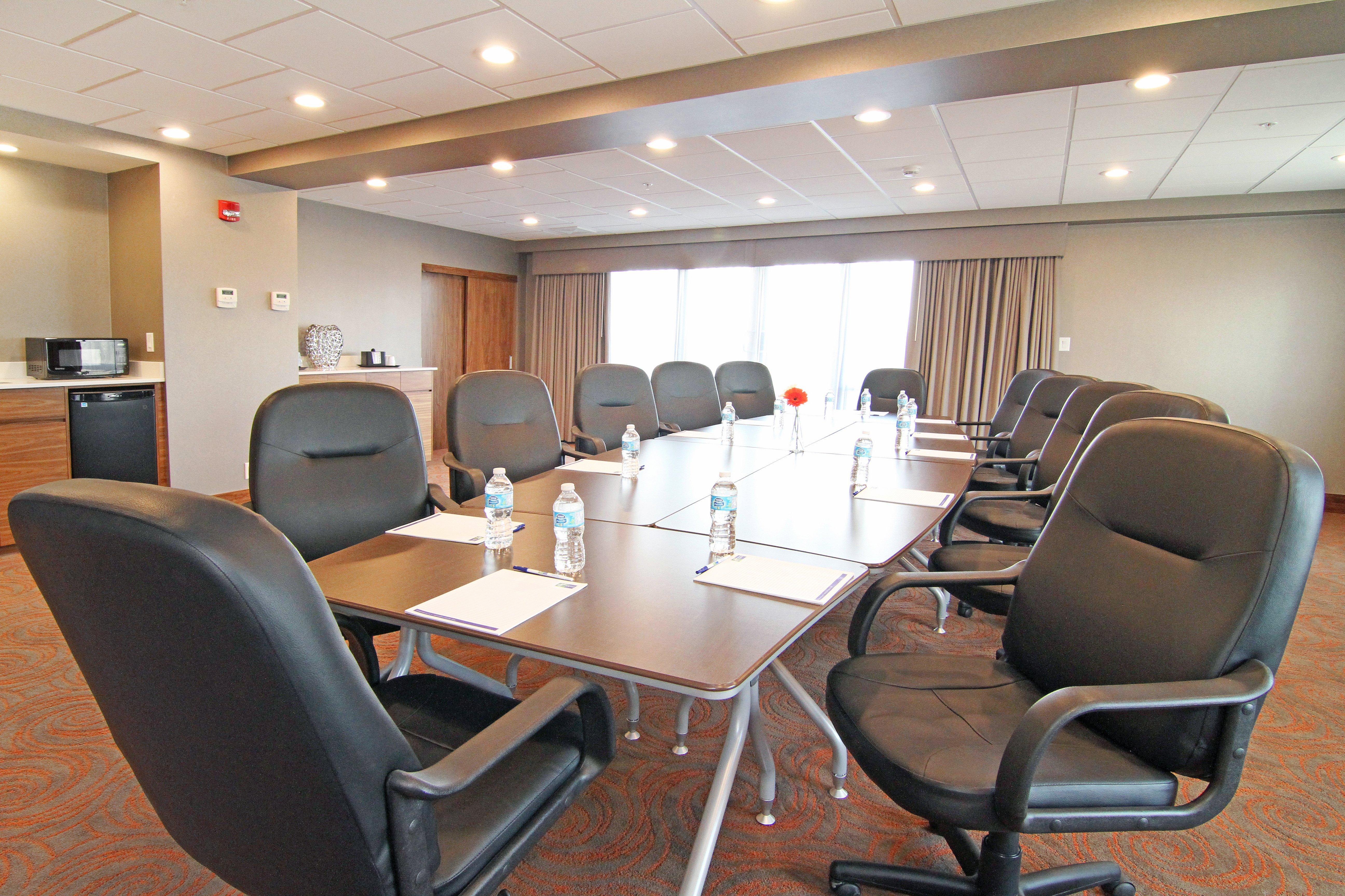 Holiday Inn Express And Suites Calgary University By Ihg Dış mekan fotoğraf