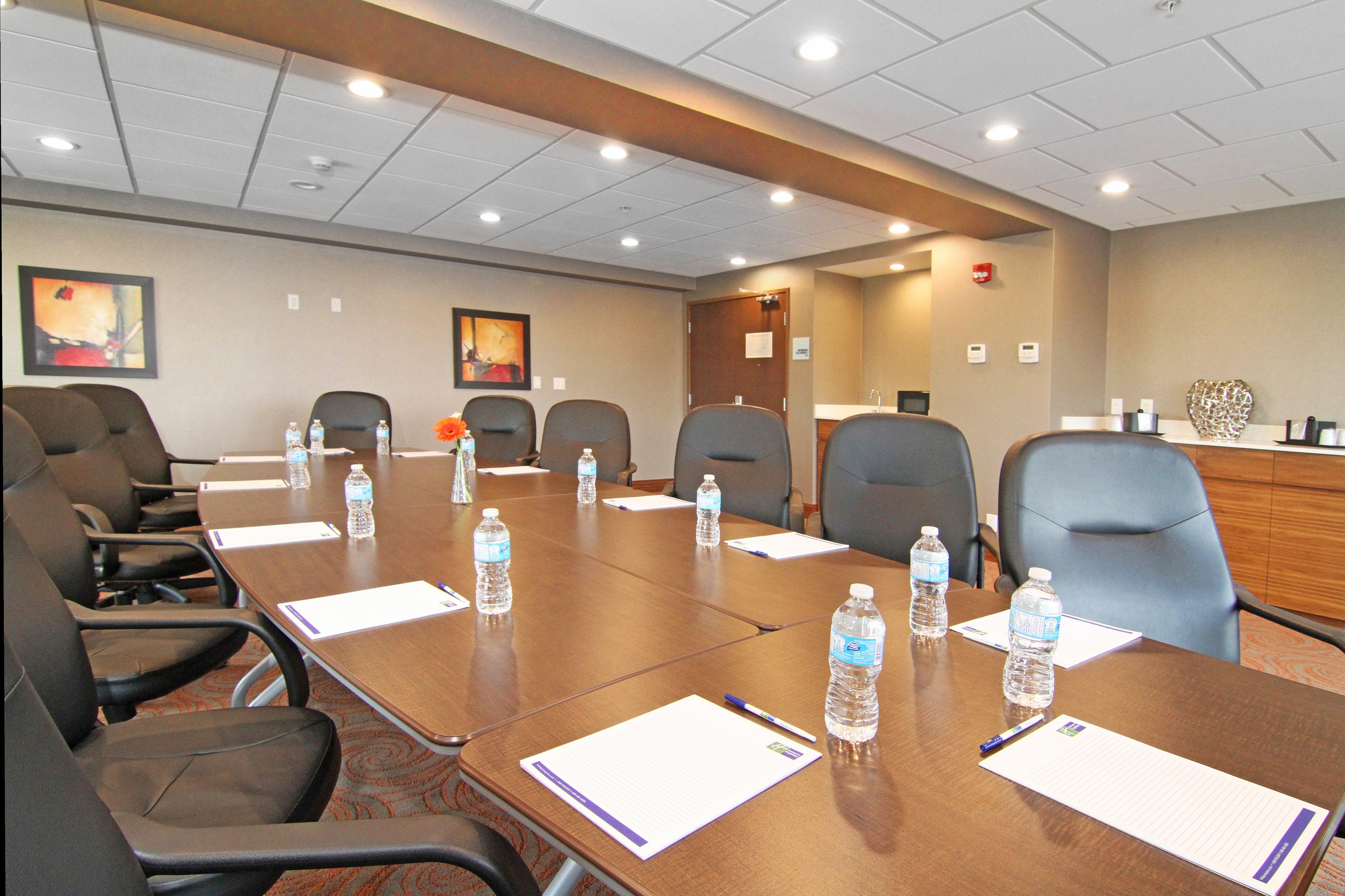 Holiday Inn Express And Suites Calgary University By Ihg Dış mekan fotoğraf