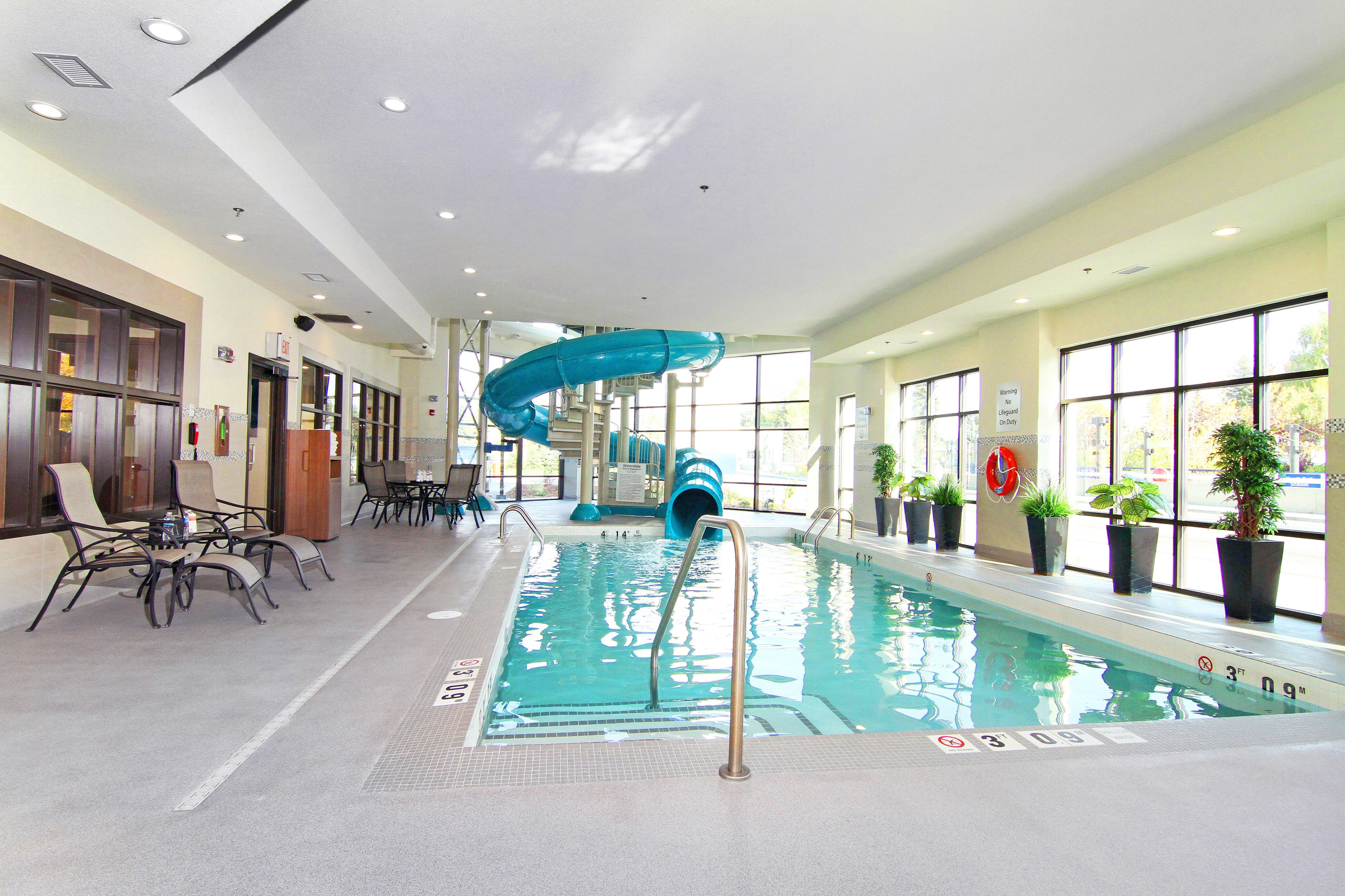 Holiday Inn Express And Suites Calgary University By Ihg Dış mekan fotoğraf