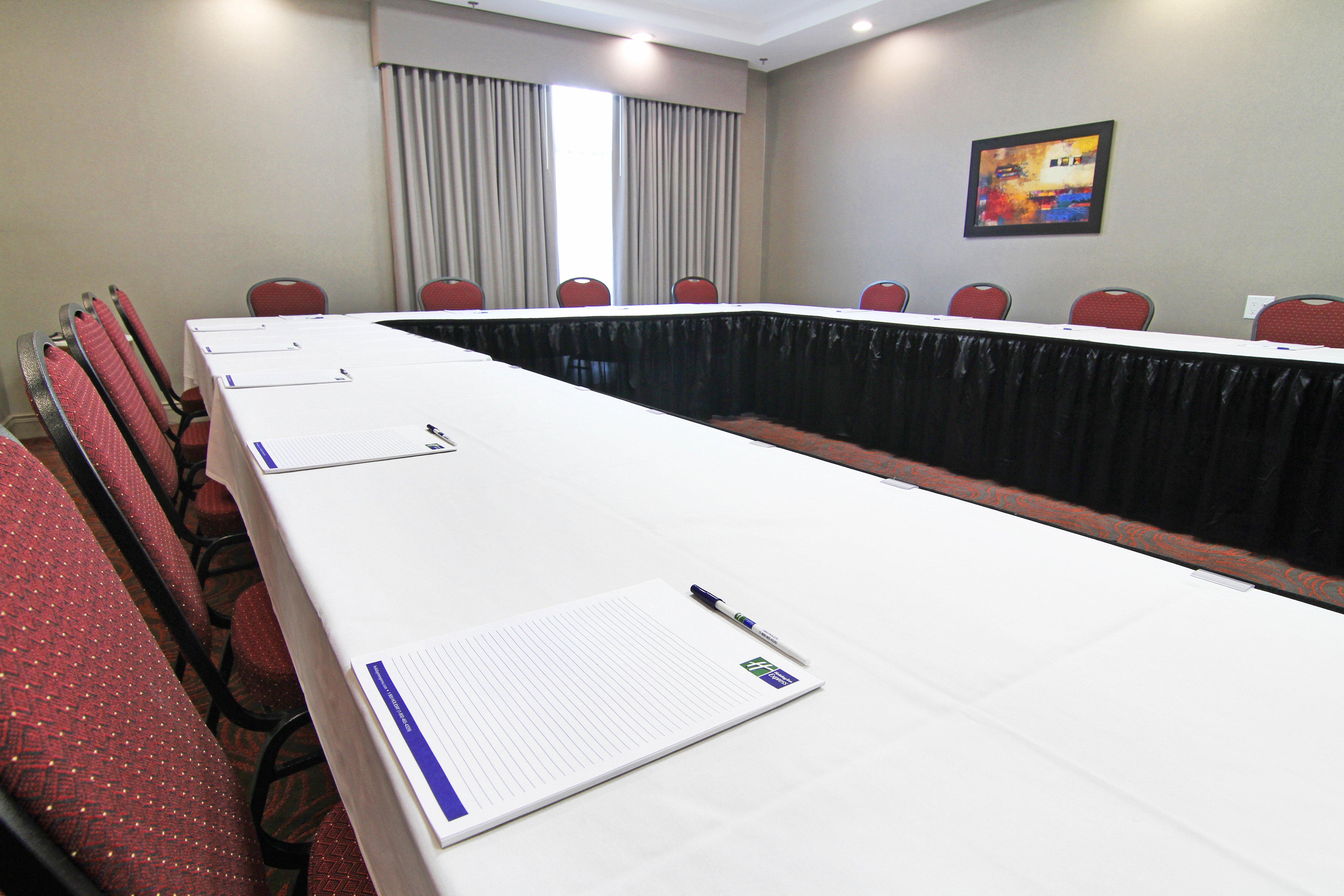 Holiday Inn Express And Suites Calgary University By Ihg Dış mekan fotoğraf