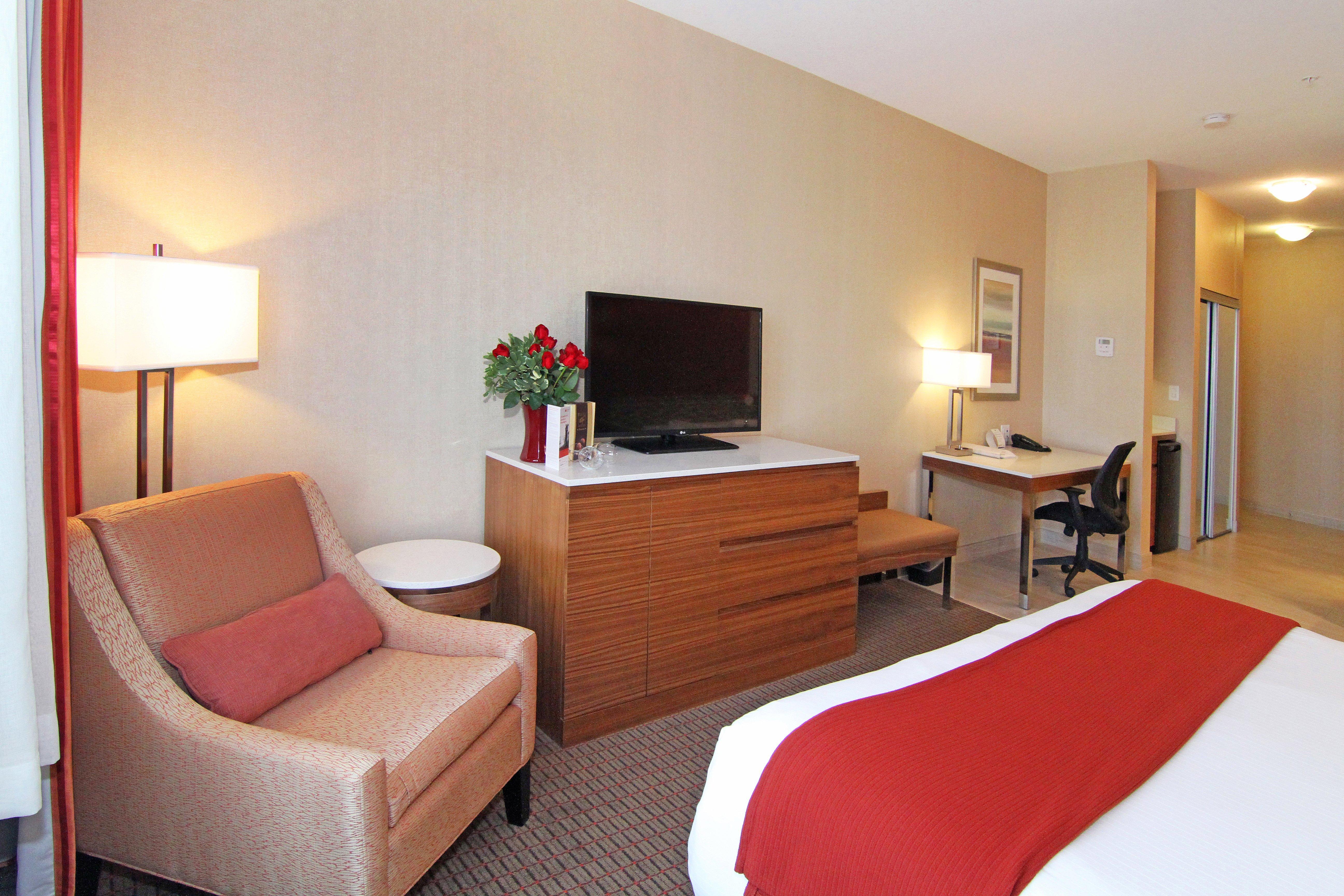 Holiday Inn Express And Suites Calgary University By Ihg Dış mekan fotoğraf