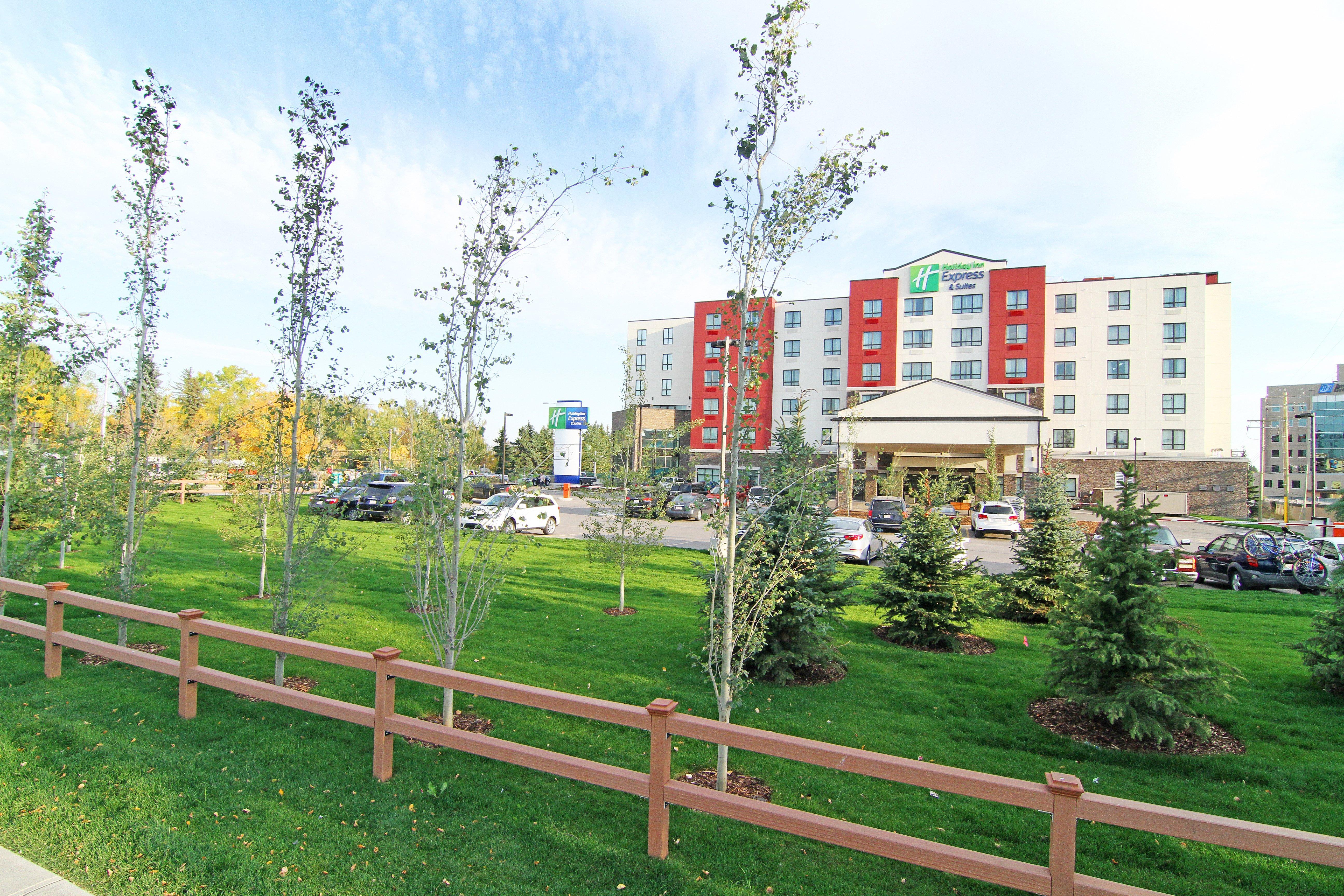 Holiday Inn Express And Suites Calgary University By Ihg Dış mekan fotoğraf