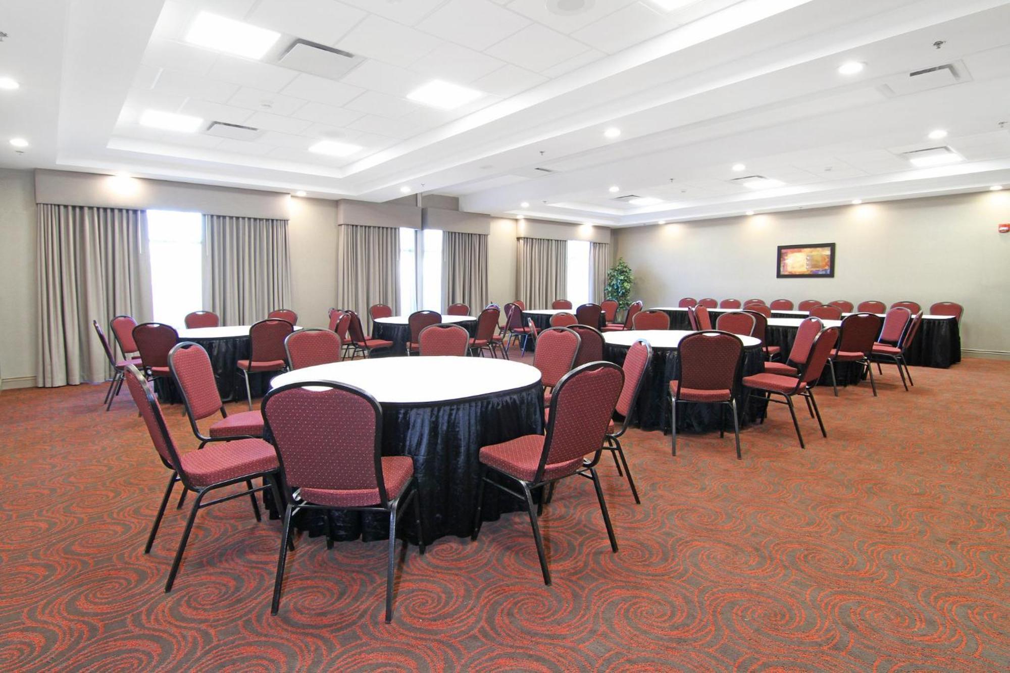 Holiday Inn Express And Suites Calgary University By Ihg Dış mekan fotoğraf